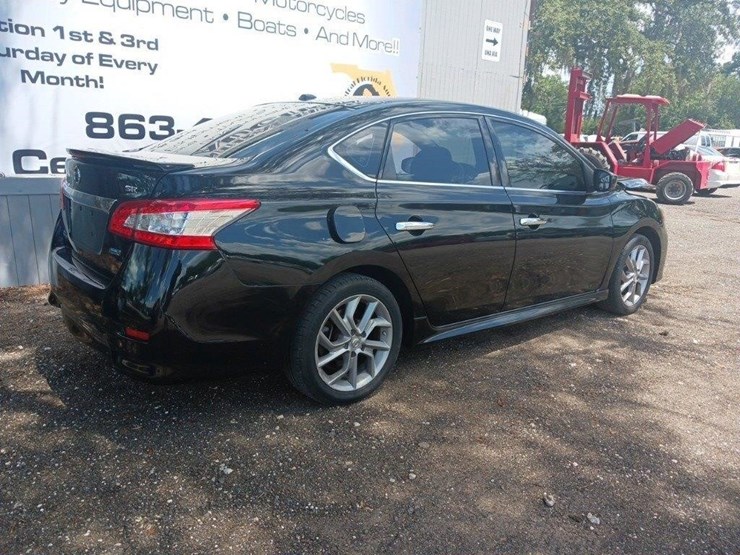 2014-nissan-sentra-runs/moves-s-image-8