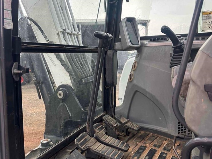 2011-bobcat-e80-image-16