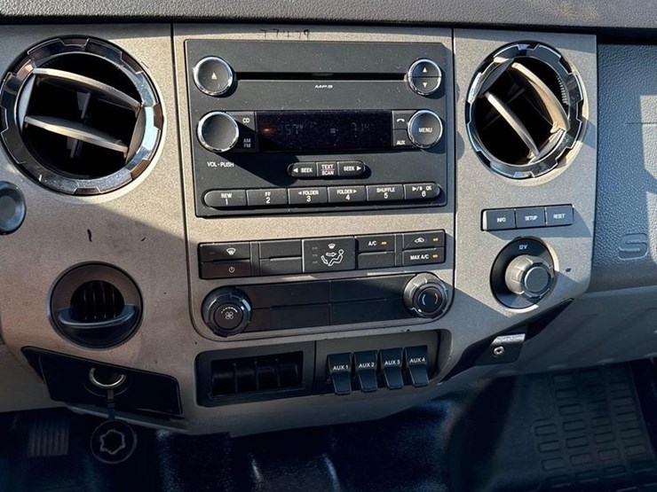 2013-ford-f750-xlt-image-17