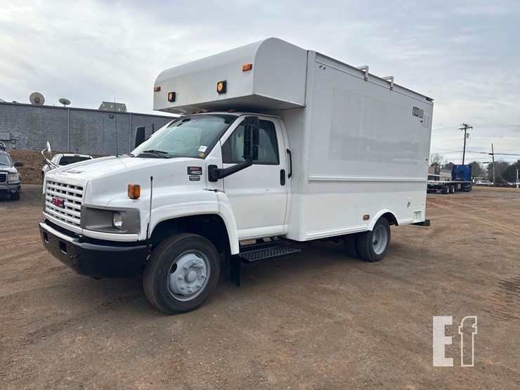 2009-gmc-topkick-c4500-image-1