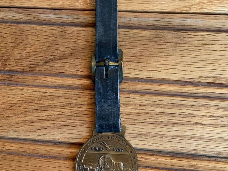 (3)-john-deere-watch-fobs-image-8