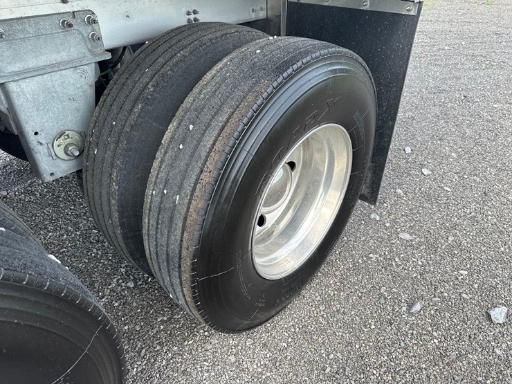 2022-40'-eby-grain-trailer-image-29