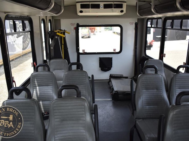 2014-ford-e350-image-29