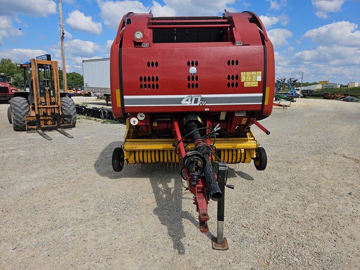 2015-new-holland-460-image-11
