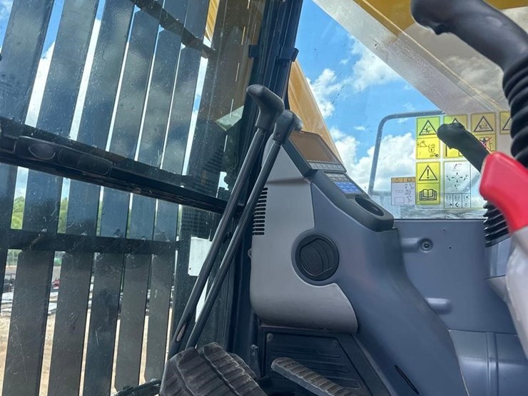 2021-komatsu-pc360-lc-image-23