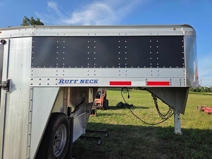 2017-8'x24'-eby-aluminum-livestock-trailer-image-9
