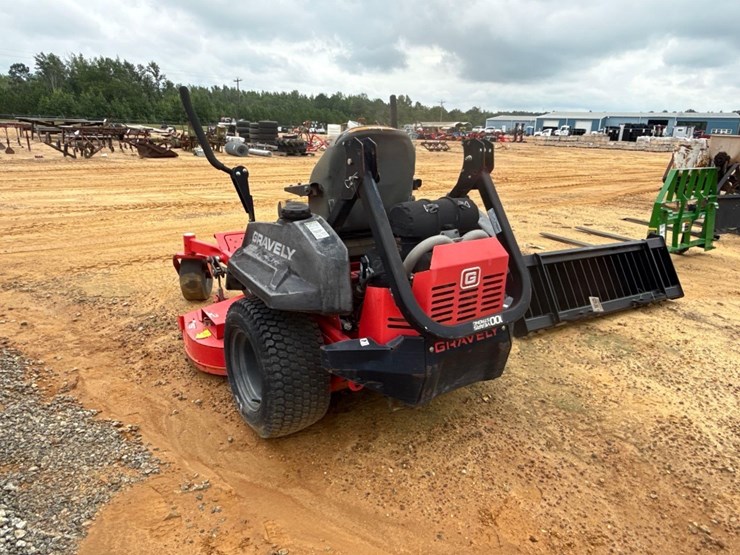 139---gravely-pro-turn-252-zero-turn-mower-image-3