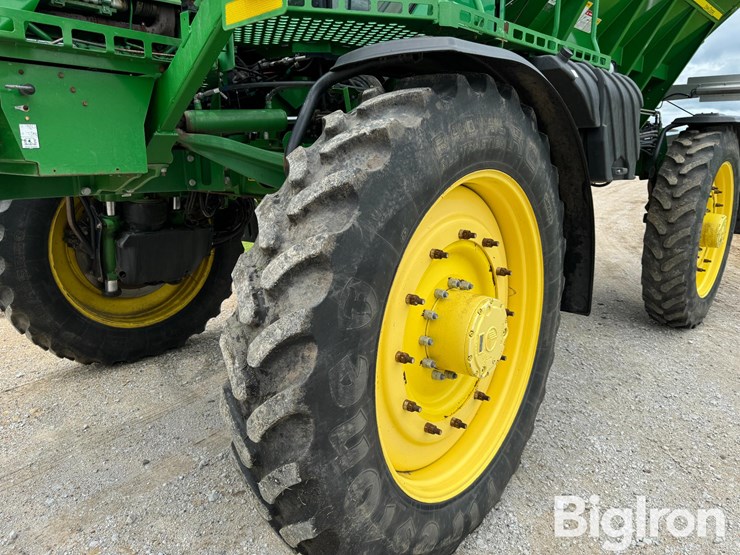 2015-john-deere-r4045-image-16