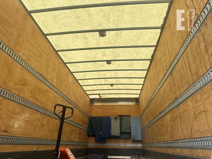 2015-freightliner-cascadia-113-image-9