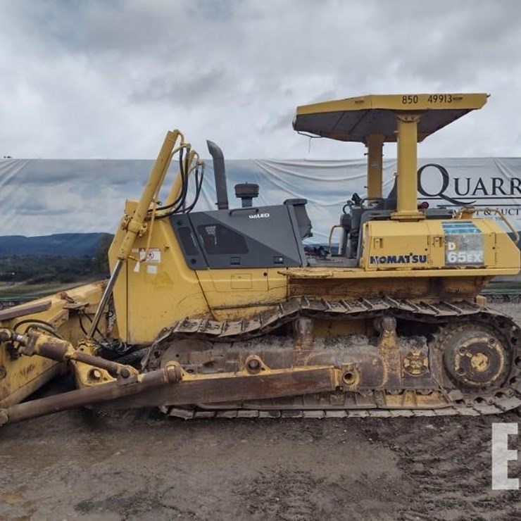 2005 KOMATSU D65EX-15