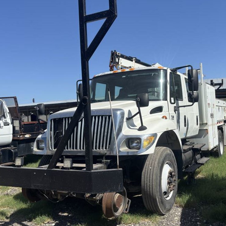 2006 INTERNATIONAL 7300