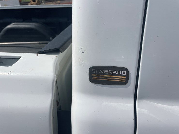 2003-chevrolet-silverado-image-16