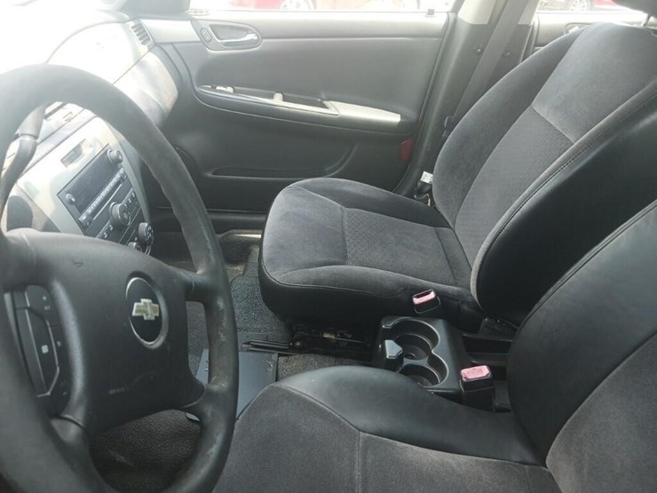 2013-chevrolet-impala-police-image-3