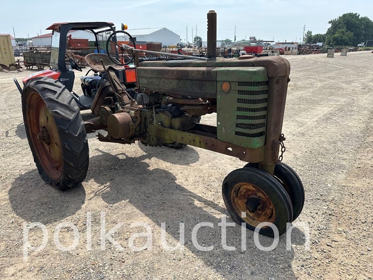 john-deere-b-image-3
