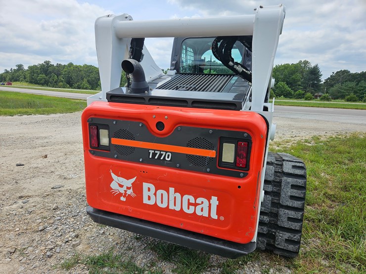 2021-bobcat-t770-image-13