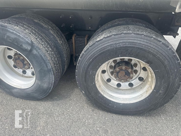 2021-mack-granite-64fr-image-15