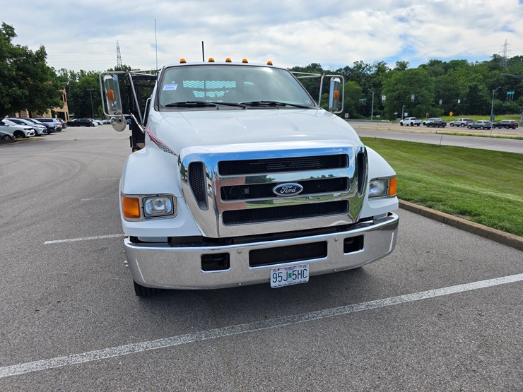 2004-ford-f650-image-48