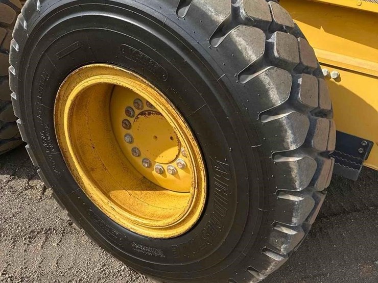 2014-deere-772gp-image-47