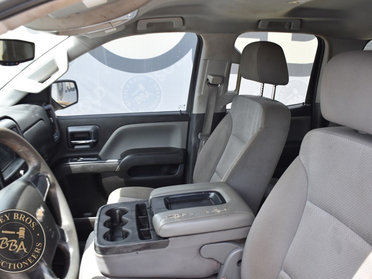 2017-chevrolet-silverado-1500-image-24