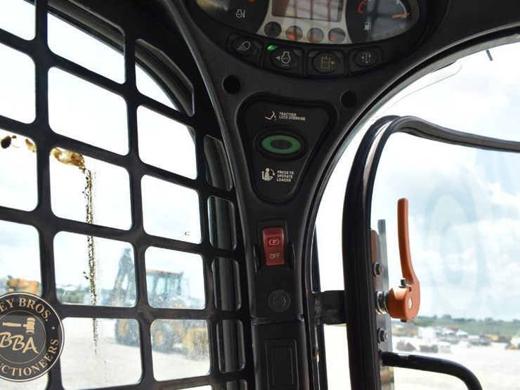 2020-bobcat-s550-image-40