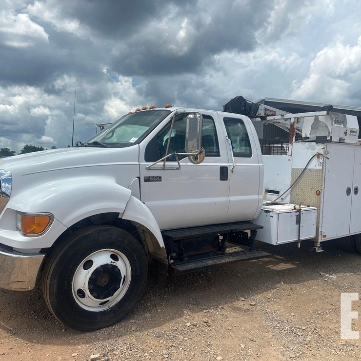 2005 FORD F650 SD