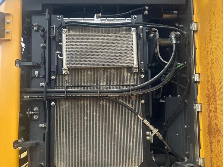 2020-deere-844l-image-25