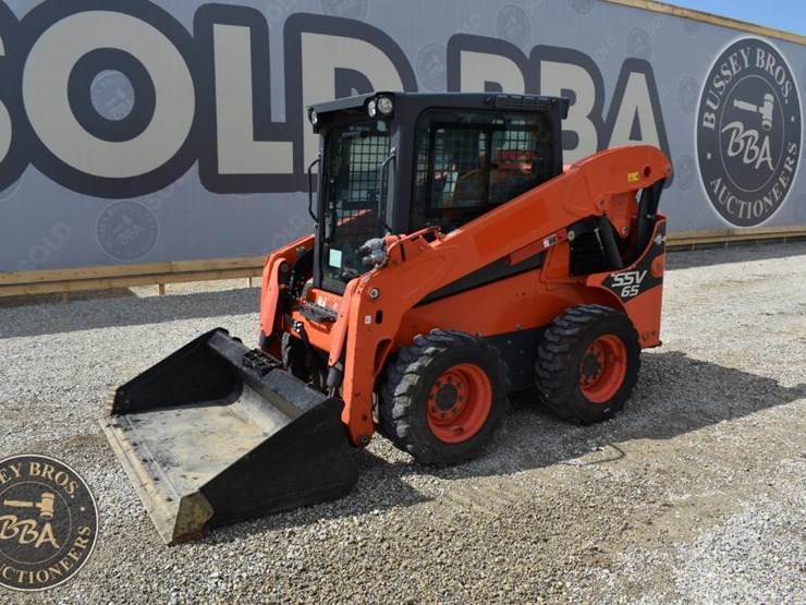 2020-kubota-ssv65-image-2
