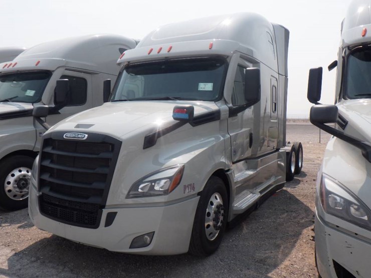 2024-freightliner-cascadia-126-image-1