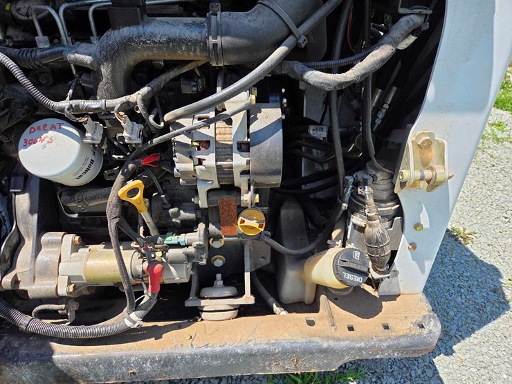 2015-bobcat-s450-skid-steer-image-5