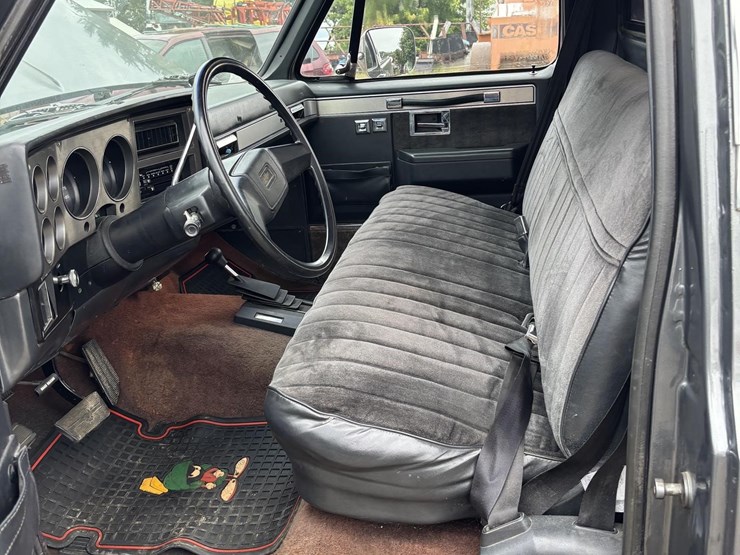 1984-chevrolet-silverado-20-image-13