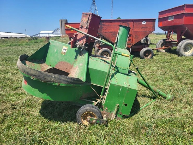 john-deere-150-forage-blower-w/gandy-dry-applicator-image-2