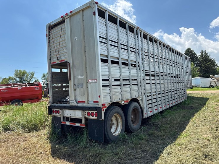 1981-wilson-livestock-trailer-image-4