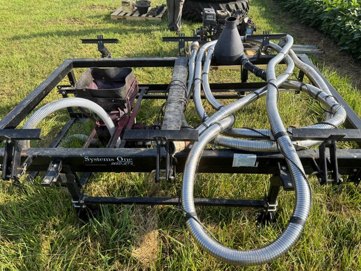 #1422-•-systems-1---2-box-seed-tender-w/-honda-eng.-image-6