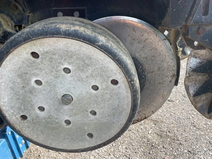 2001-kinze-3600-image-9