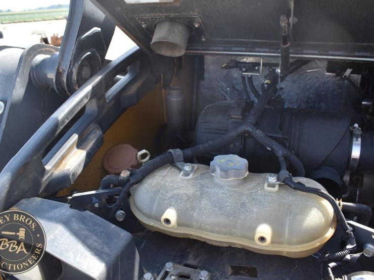 2019-deere-325g-image-44