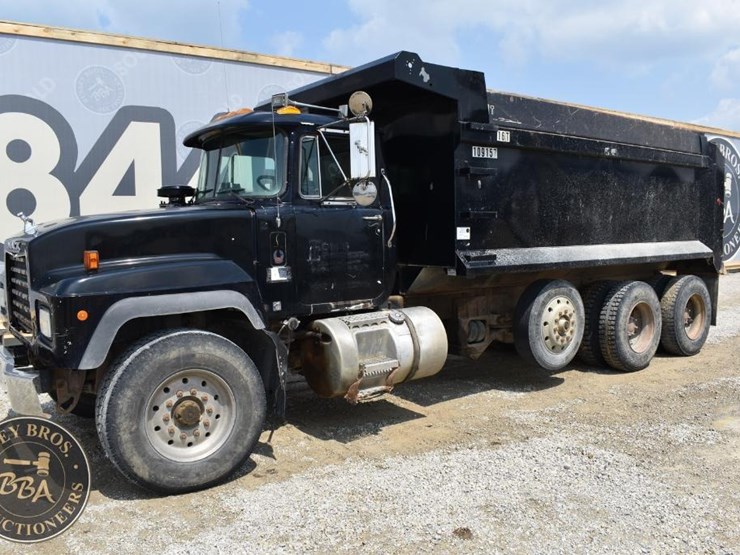 1996-mack-rd688s-image-2