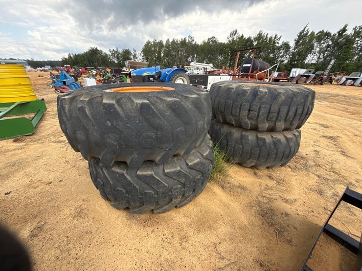194---4---20.5---25-tires-on-12-lug-rims-image-2