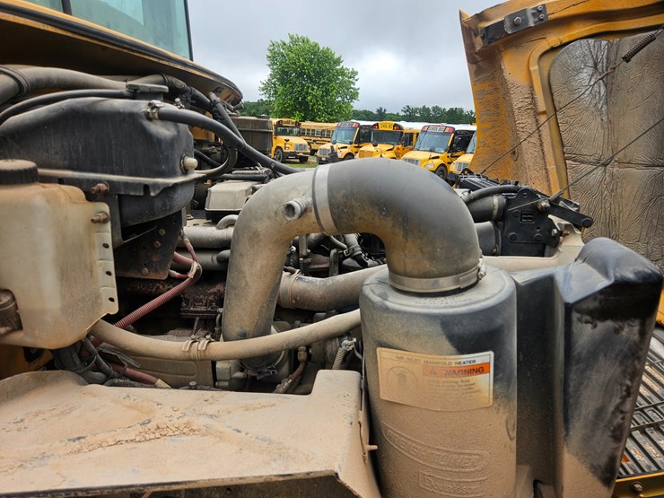 2005-freightliner-fs65-image-68