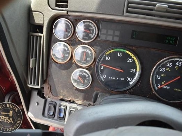 1997-freightliner-century-120-image-79