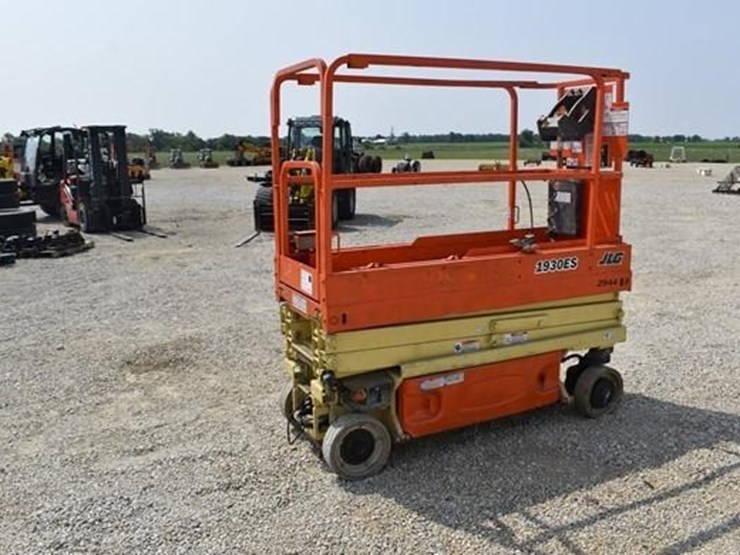 2016-jlg-1930es-image-8