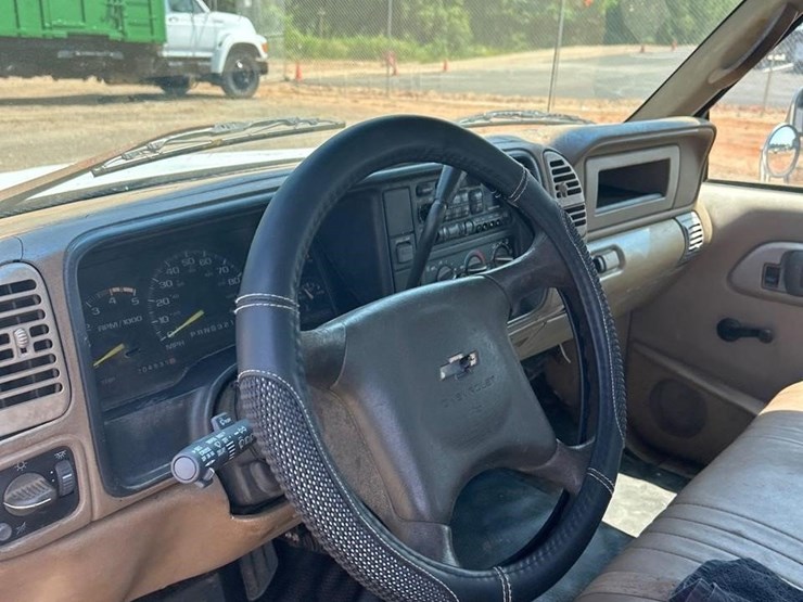 1999-chevrolet-3500-image-22