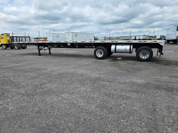 2015-great-dane-48'-x-102"-image-19