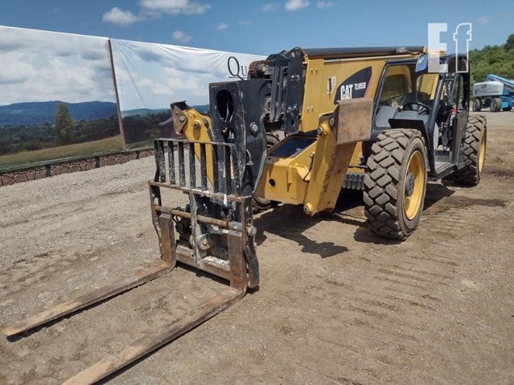 2017-caterpillar-tl1055d-image-29