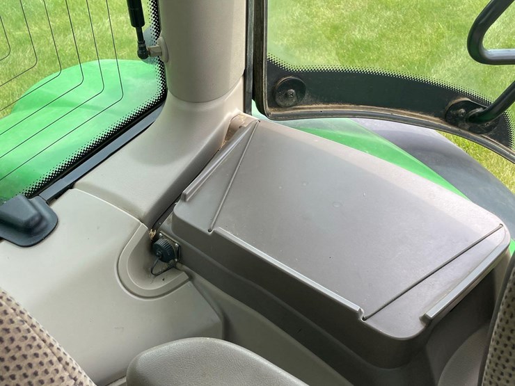 2015-john-deere-6155r-image-53