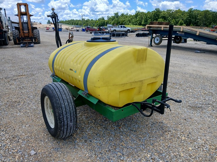 #20861-•-300-gallon-pull-type-sprayer-[pump-missing]-image-3