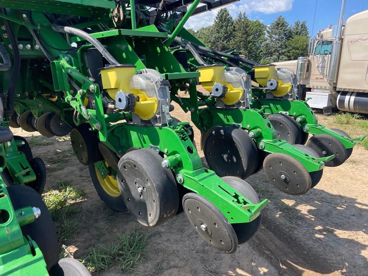 2012-john-deere-1790-image-58
