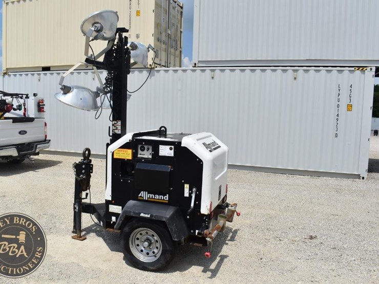 2019-allmand-bros-night-lite-v-series-image-3