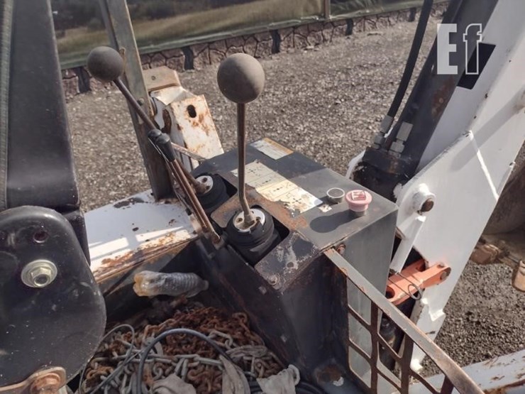 2003-bobcat-b100-image-8