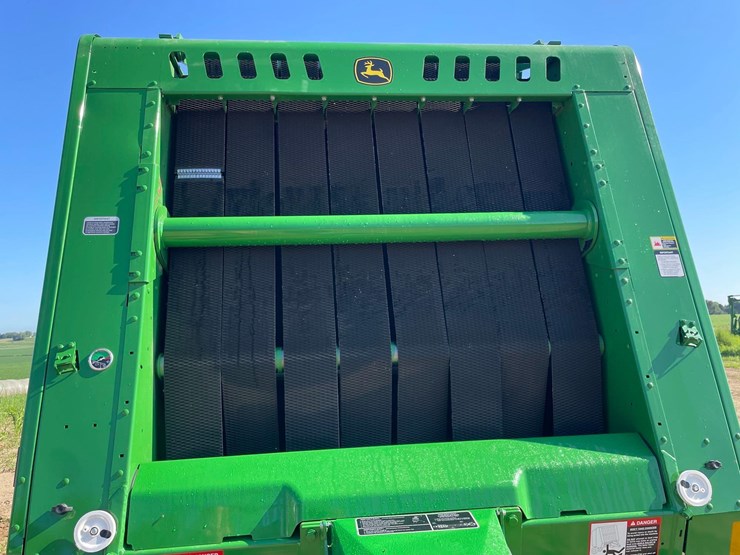 2023-john-deere-560m-image-15