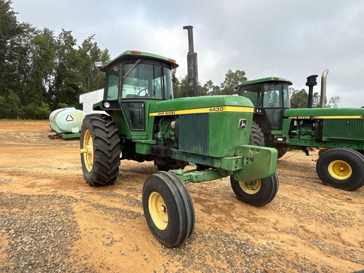 john-deere-4430-image-1